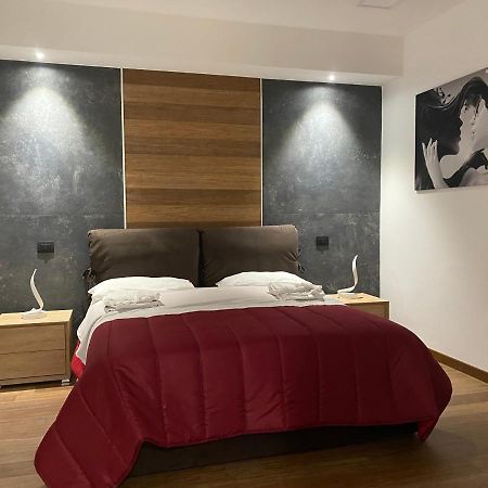 Eutuxia Apartment ตารันโต ภายนอก รูปภาพ