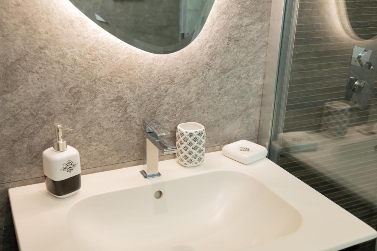 Eutuxia Apartment ตารันโต ภายนอก รูปภาพ